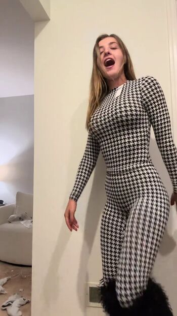 Full leaked Stephanie niles private photo