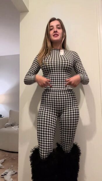 Full leaked Stephanie niles private photo