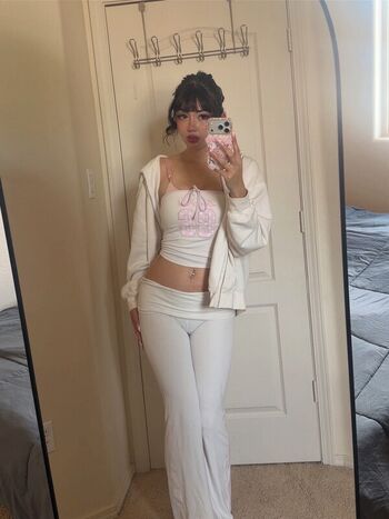 Full leaked Strawbarizz private photo
