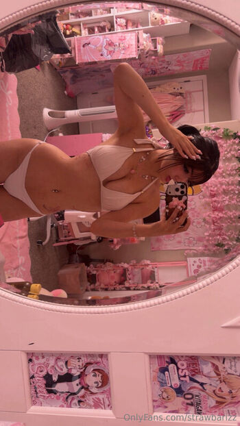 Full leaked Strawbarizz private photo