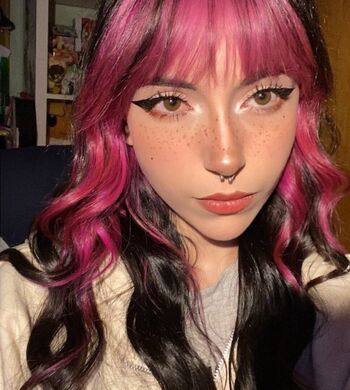 Full leaked Strawbunny private photo