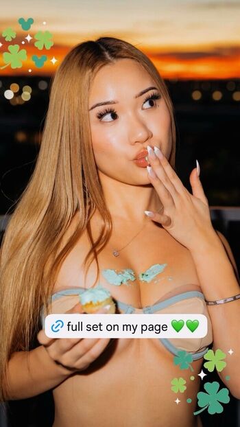 Full leaked Strawbunnyloop private photo