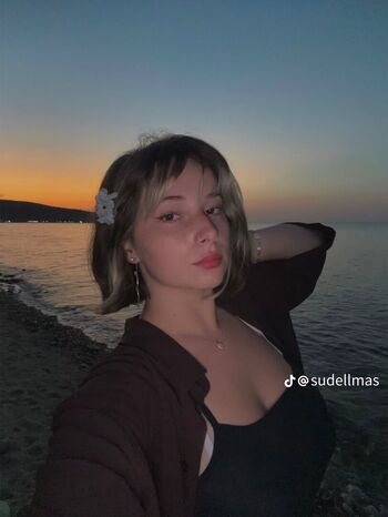 Full leaked Sude elmas private photo