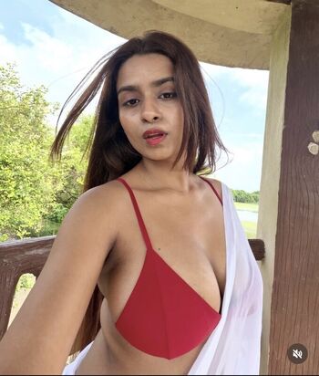 Full leaked Suhana khan private photo