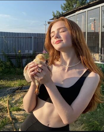 Full leaked Sunblumer page private photo