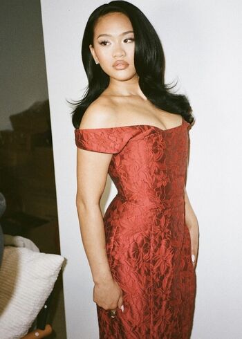 Full leaked Suni lee private photo