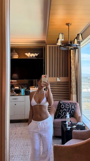 Full leaked Suni lee private photo