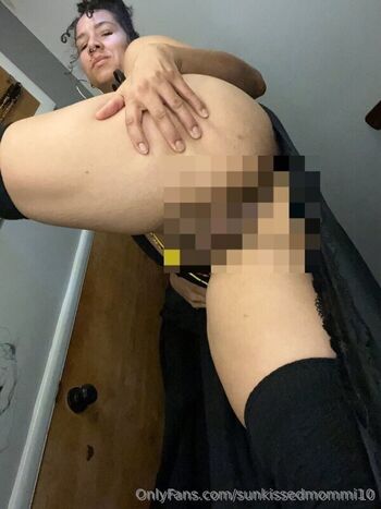 Full leaked Sunkissedmommi private photo