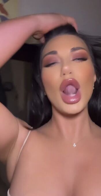 Full leaked Suppasamm private photo