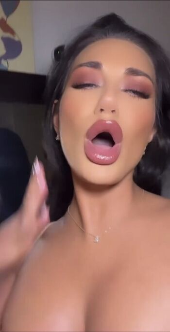 Full leaked Suppasamm private photo