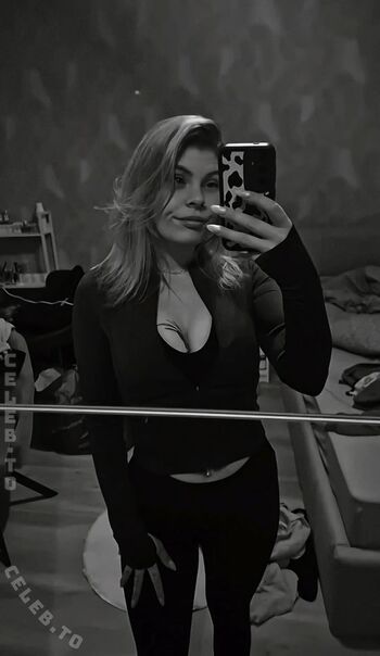 Full leaked Svenja private photo