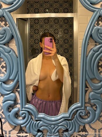 Full leaked Swimsuit babe private photo