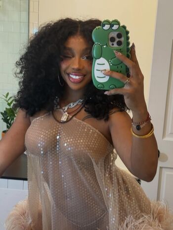 Full leaked Sza private photo