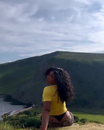 Full leaked Sza private photo