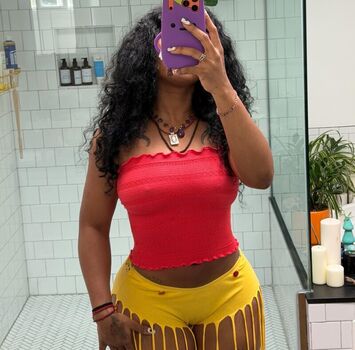 Full leaked Sza private photo