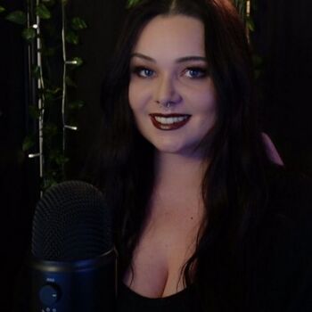 Leaked Quarterjade/ private photo viral onlyfans