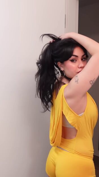 Full leaked Tara yummy page private photo