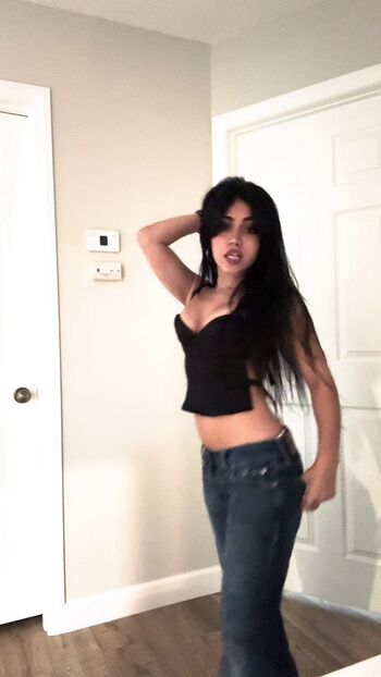 Full leaked Tara yummy private photo