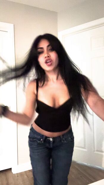 Full leaked Tara yummy private photo