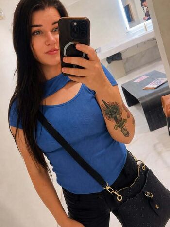 Full leaked Taybeezer private photo