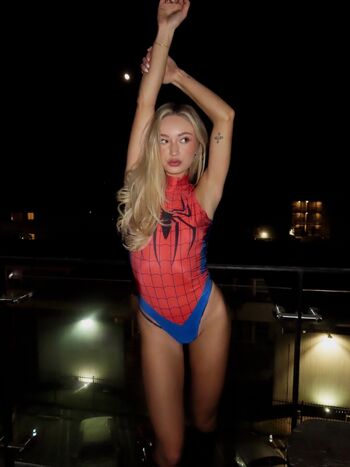 Full leaked Taylor hudson private photo