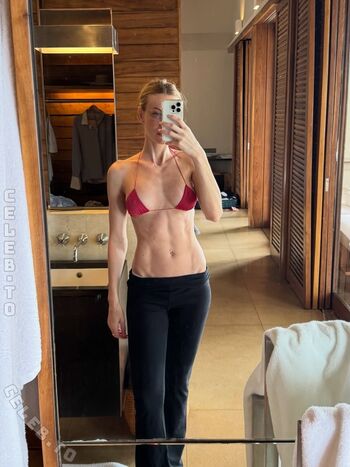 Full leaked Taylor mega private photo