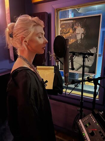 Full leaked Taylor momsen private photo
