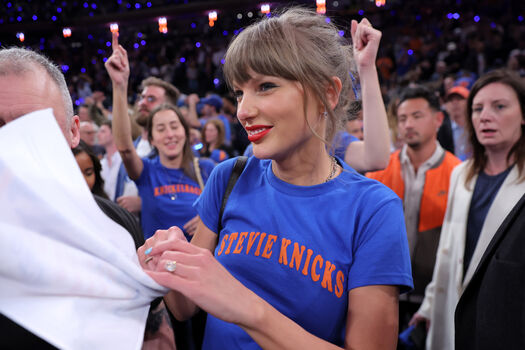 Full leaked Taylor swift page private photo