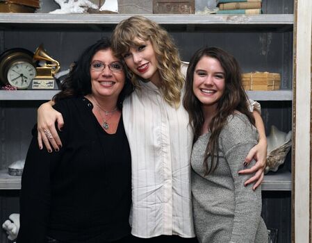 Full leaked Taylor swift private photo