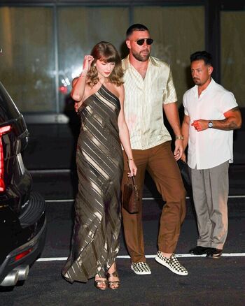 Full leaked Taylor swift page private photo
