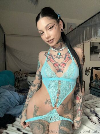 Full leaked Taylor white private photo