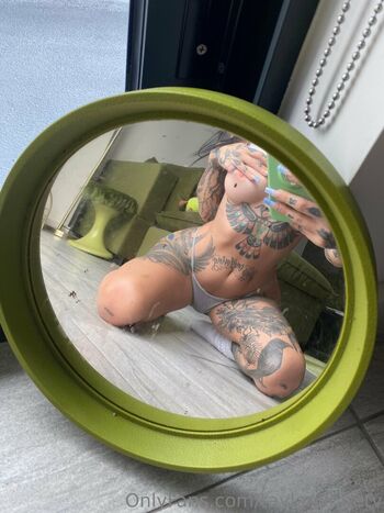 Full leaked Taylor white private photo
