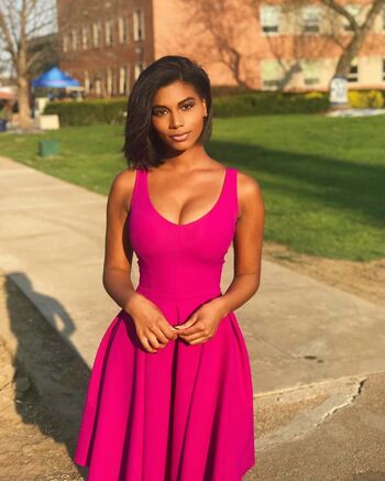 Full leaked Taylorrooks private photo
