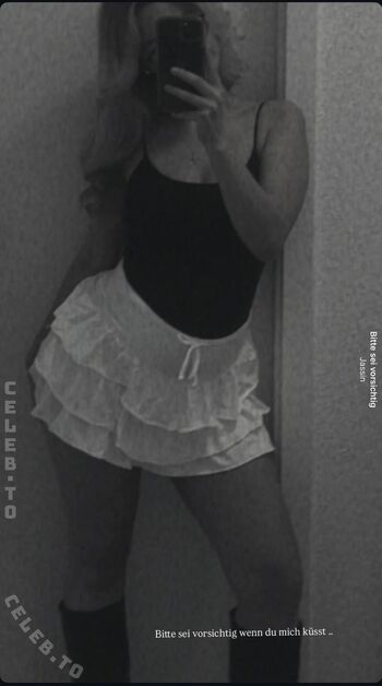 Full leaked Teilzeitsami private photo