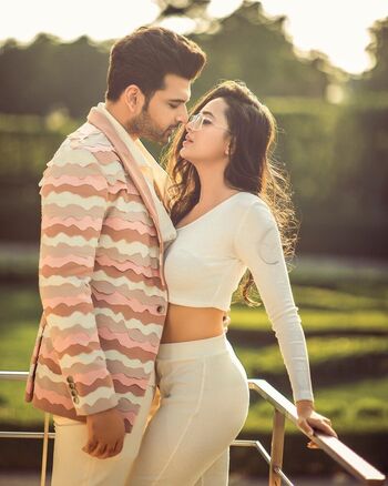 Full leaked Tejasswi prakash private photo