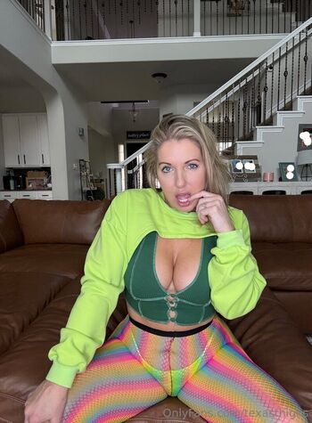 Full leaked Texasthighs private photo