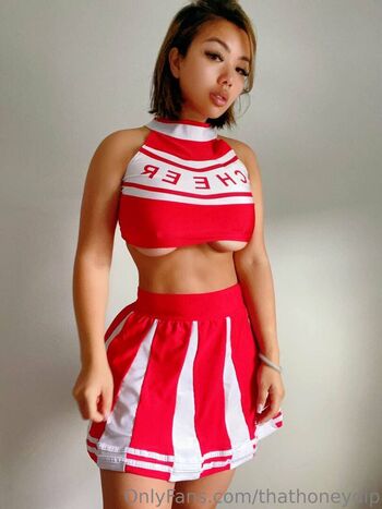 Full leaked Thathoneydip  page private photo