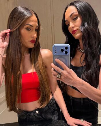 Full leaked The bella twins private photo