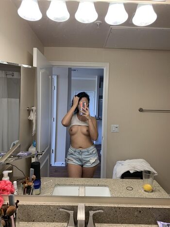 Full leaked Theanvu page private photo
