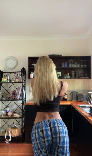 thefemalecarpenterm8