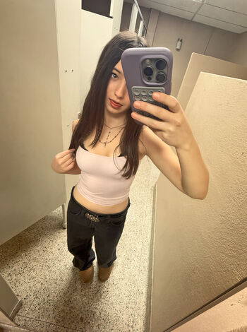 Full leaked Thehoneybeee private photo