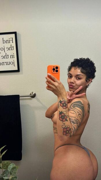 Full leaked Theonlysafarii private photo