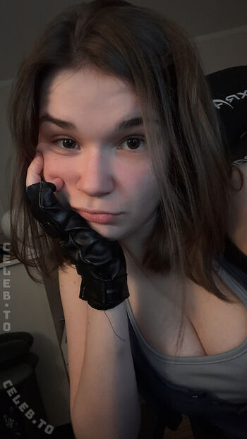 Full leaked Therlyen page private photo