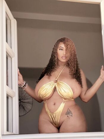 Full leaked Thickyonce private photo