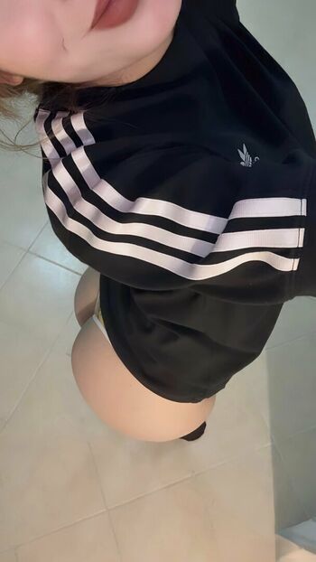 Full leaked Thinkvaleria private photo