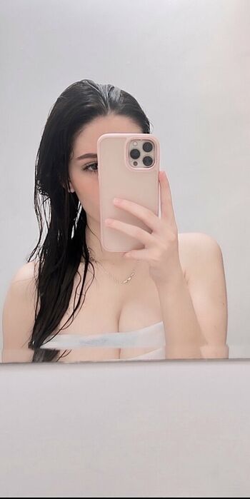 Full leaked Thinkvaleria private photo