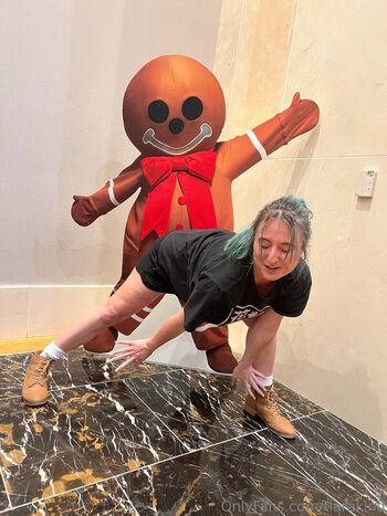 Full leaked Tiarakind private photo