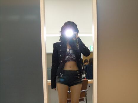 tiny.pretty.j