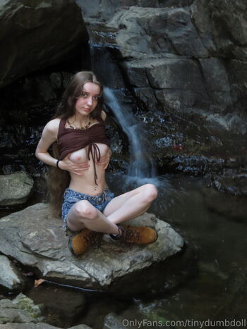 tinydumbdoll