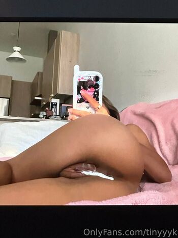 Full leaked Tinyyyk private photo
